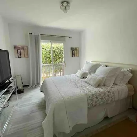 Luxurious 2br In Puerto Banus Apartment